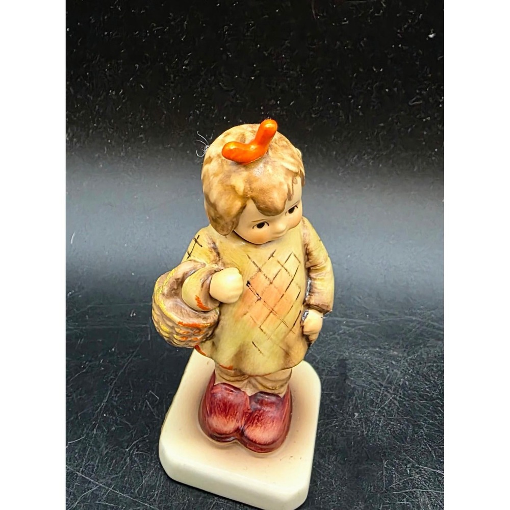 Goebel Hummel I Brought You A Gift Girl Basket Figurine M.I. Hummel Club
